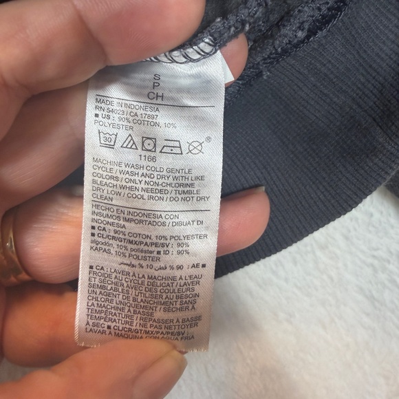 Old Navy Cropped Sweatshirt Womens Size Small Black 90s Crew Neck - Picture 4 of 7